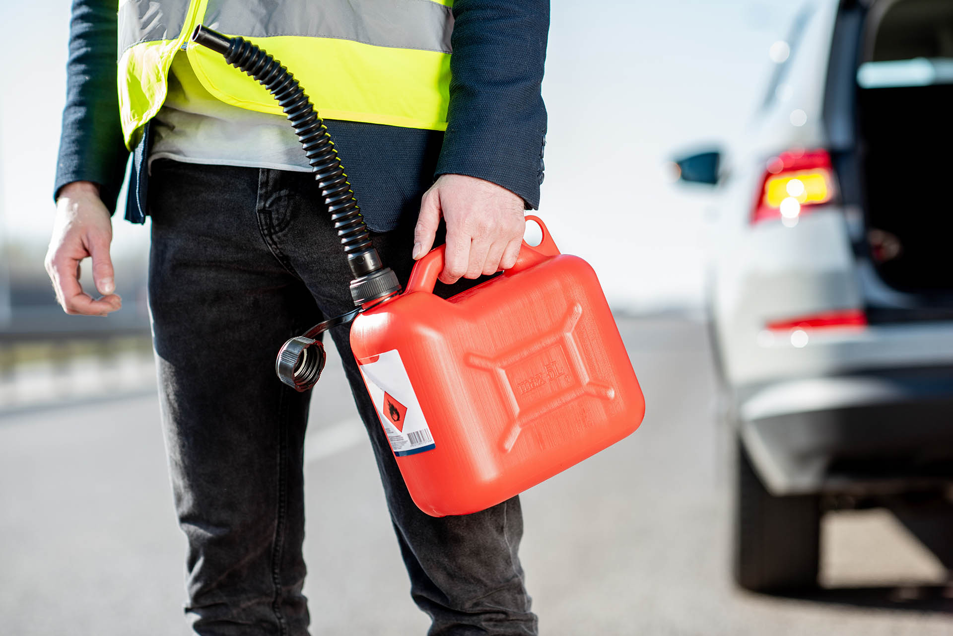 Emergency fuel delivery roadside assistance for drivers in Edmonton